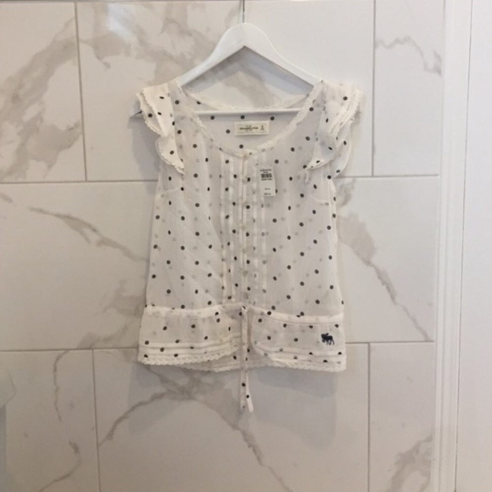 New Abercrombie | Cute Frills & Pokadot Top - Picture 12 of 15